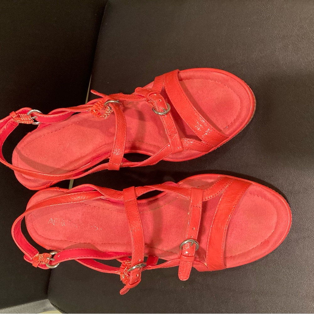 Beautiful Aerosoles Coral Pink size 9  very comfortable 5 inches high
